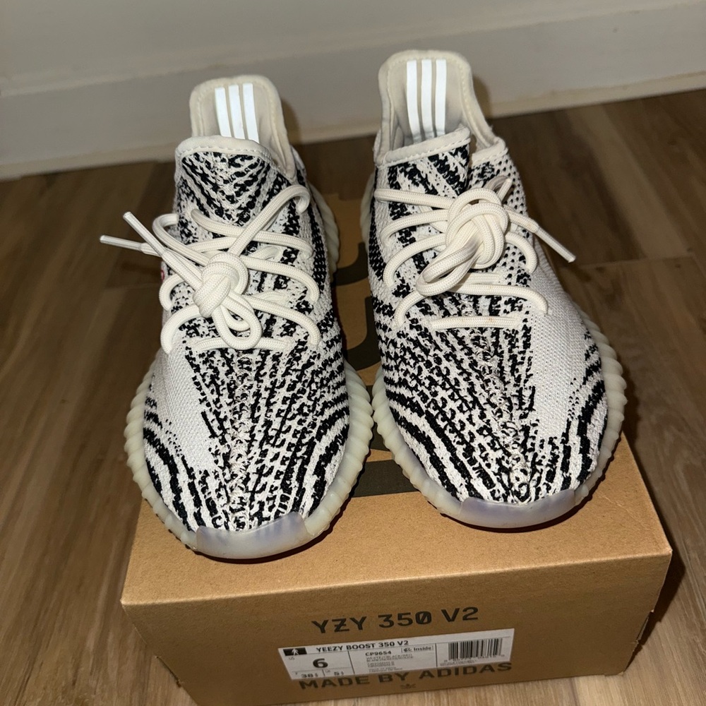 ‼️ SOLD ‼️ Yeezy 350 v2
